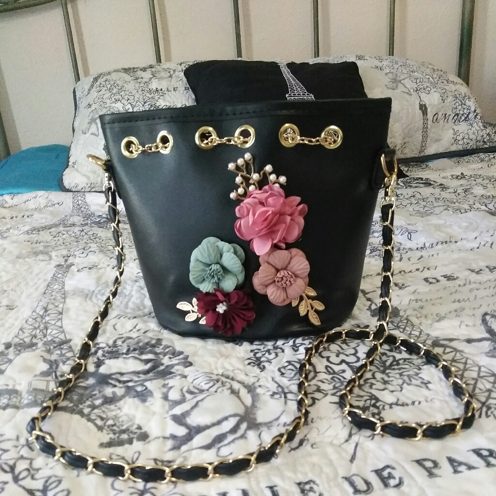 Bucket Tote 3D Flower Design